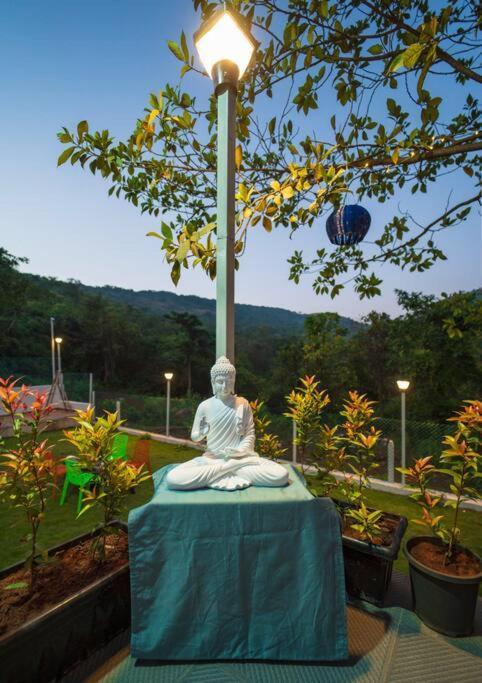 Spicy Mango Lakeside Abode - Luxurious Villa In Pawana Lonavala Eksteriør billede