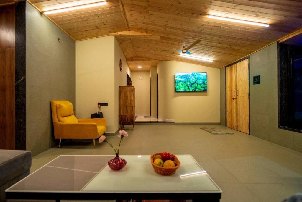 Spicy Mango Lakeside Abode - Luxurious Villa In Pawana Lonavala Eksteriør billede